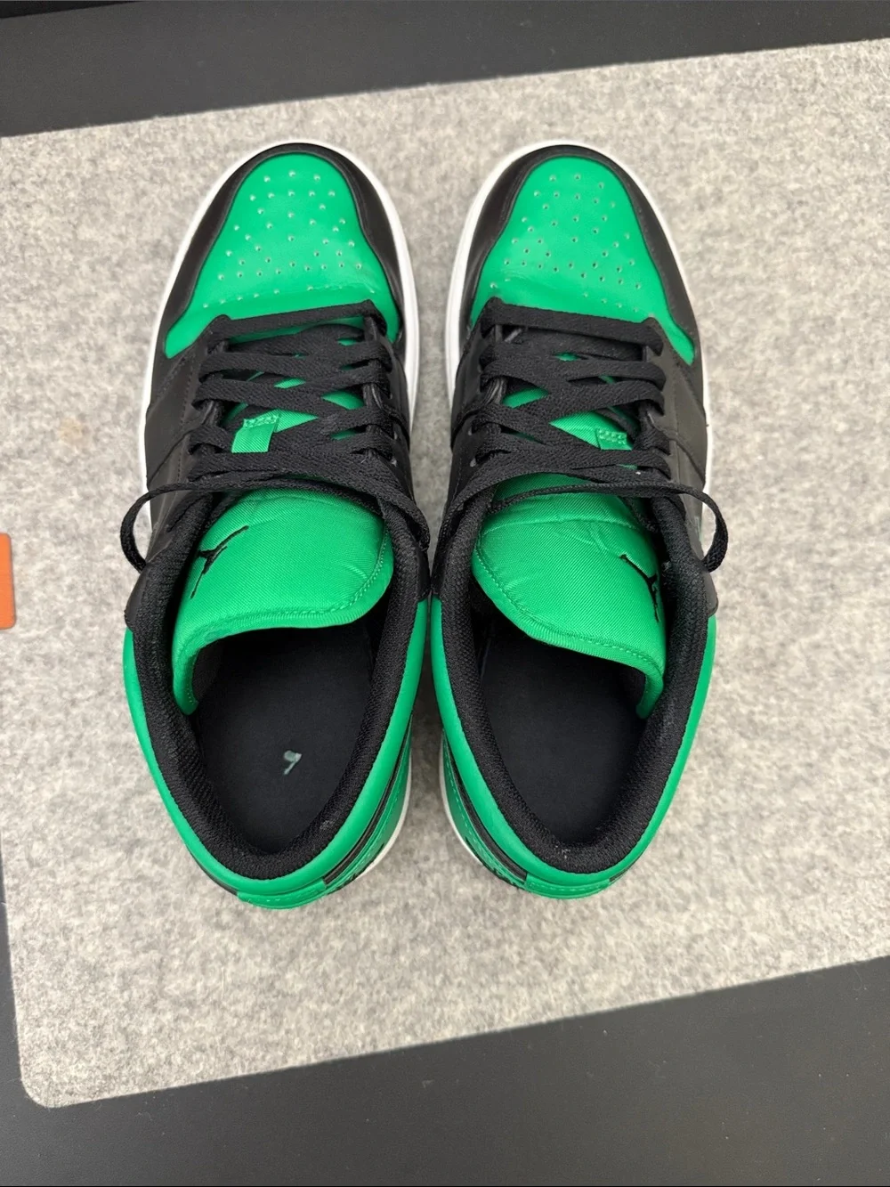 Air Jordan 1 Low ‘Black Lucky Green’, 9.5 M